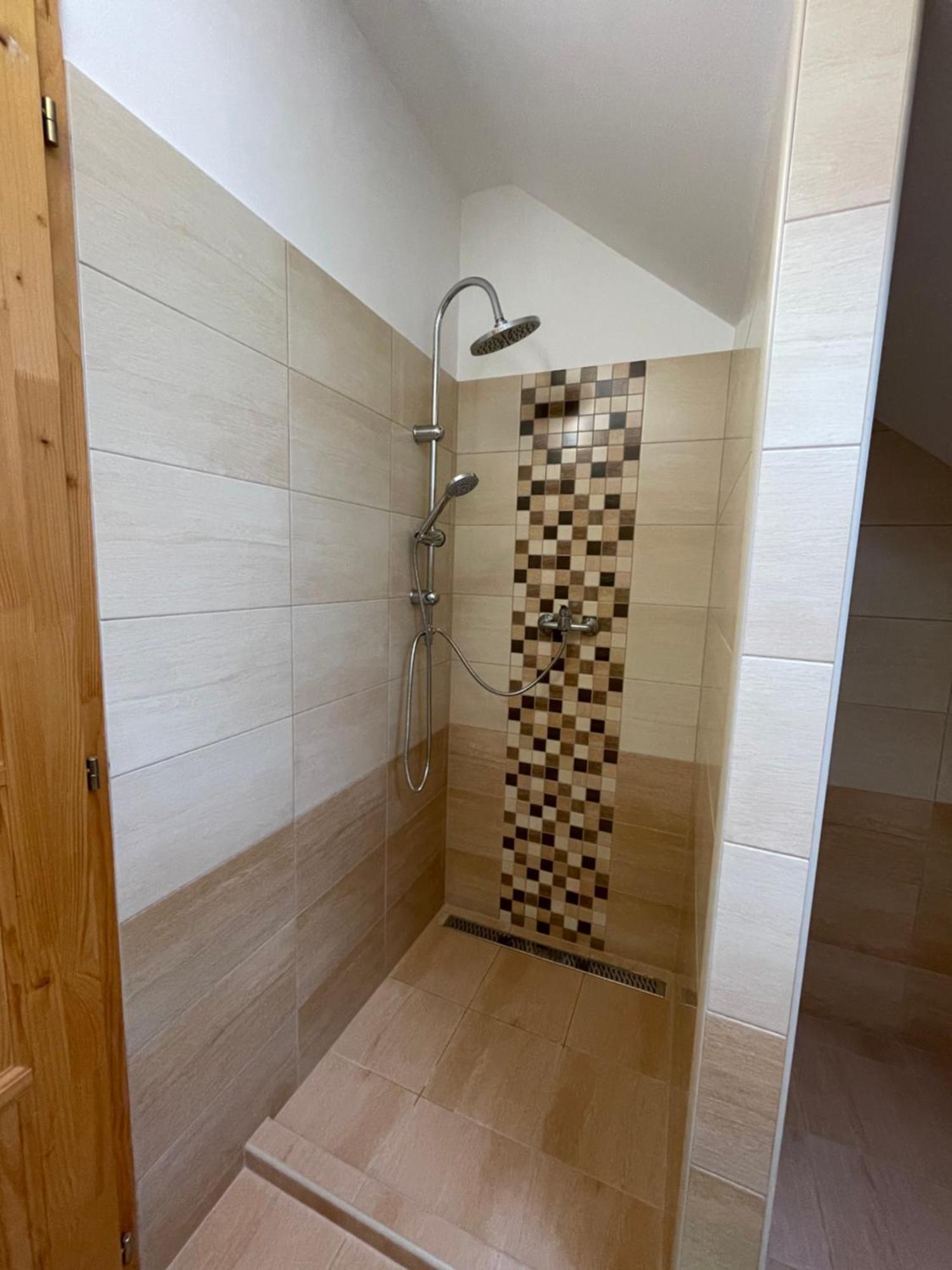 Taverna Apartman Monor Bagian luar foto